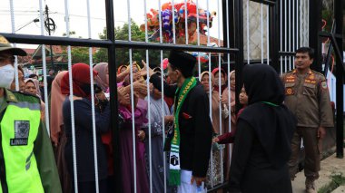 Seyyahlar, 5 Haziran 2023 'te hacca gitmek üzere ailelerine veda ettiler.