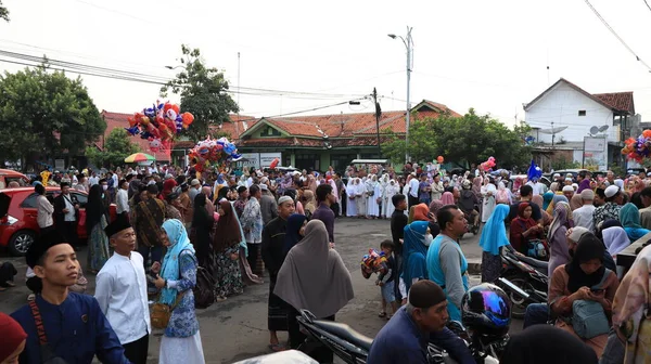 Peregrinos Despedem Suas Famílias Para Partir Para Peregrinação Batang Indonésia — Fotografia de Stock