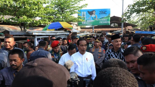 Presidente Indonésio Joko Widodo Ora Jokowi Visitar Mercado Tradicional Pekalongan — Fotografia de Stock