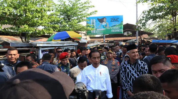 Indonéský Prezident Joko Widodo Ora Jokowi Při Návštěvě Tradičního Trhu — Stock fotografie