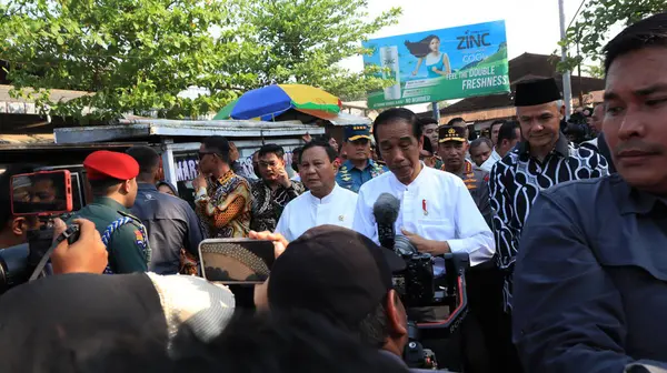 전통적인 시장을 인도네시아 대통령 인도네시아 대통령 위도도 조코비 페칼롱가 인도네시아 — 스톡 사진