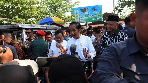 Presiden Indonesia Joko Widodo Ora Jokowi Ketika Mengunjungi Pasar Tradisional — Stok Foto