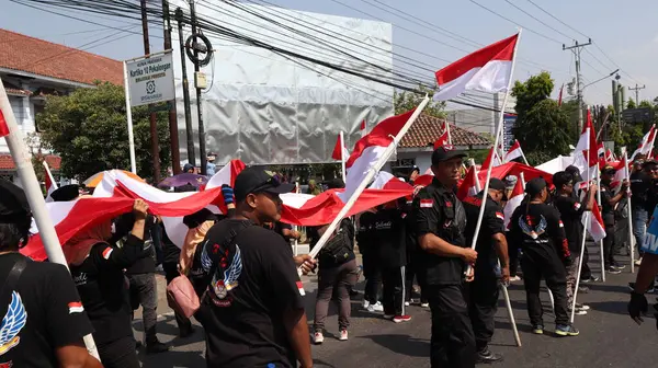 Troops Carrying Indonesia Red White Flag Independence Day Carnival Pekalongan — Stock Photo, Image