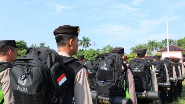 13 Şubat 2024 'te Pekalongan Endonezya' daki genel seçimin güvenliğini sağlamak için çeşitli unsurlardan askerlerin seremonisi