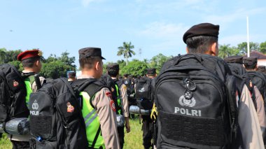 13 Şubat 2024 'te Pekalongan Endonezya' daki genel seçimin güvenliğini sağlamak için çeşitli unsurlardan askerlerin seremonisi