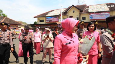 Bhayangkari Derneği ya da Endonezyalı polis memurlarının eşlerinin organizasyonu Pekalongan Endonezya 3 Mayıs 2023