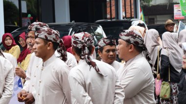 Çeşitli eşsiz kostümlü topluluk kültür geçidi, Batang Endonezya, 25 Nisan 2024