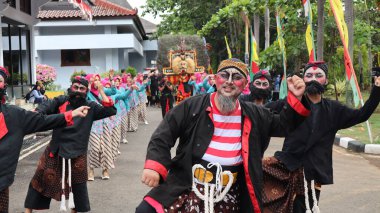Warok, Reog Ponorogo 'daki bir kültür karnavalı sırasında, Batang Endonezya 25 Nisan 2024