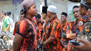 Pemuda Pancasila (PP) veya Pancasila Gençlik Örgütü üyeleri, Pekalongan Endonezya, 30 Mayıs 2024