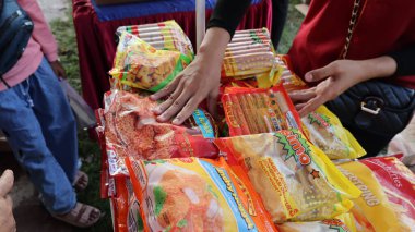 Piyasada dondurulmuş gıda satışları, Pekalongan Endonezya 14 Haziran 2024