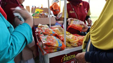 Piyasada dondurulmuş gıda satışları, Pekalongan Endonezya 14 Haziran 2024