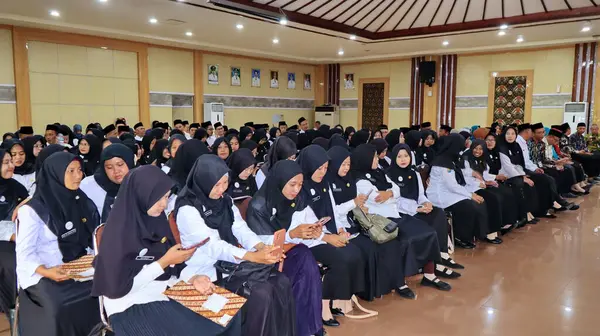 stock image Government Employees with Work Agreements. Indonesian State Civil Apparatus during a meeting, Pekalongan February 27 2024