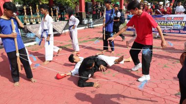 Genç sporcuların dövüş sanatları gösterisi, Pekalongan Endonezya 16 Ekim 2024