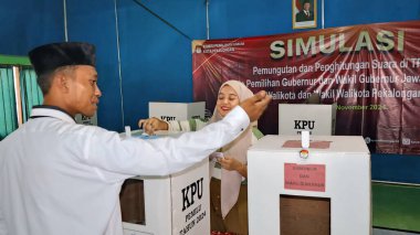 Seçimlerde oylama ve sayım süreci, Pekalongan Endonezya, 11 Kasım 2024