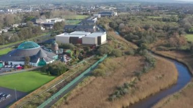 Tralee körfezi sulak arazileri Eko Aktivite Parkı Tralee, Kerry, İrlanda, Sonbahar 2022 Yüksek kaliteli 4k görüntü