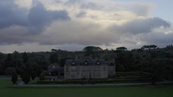 Muckross Casa Giardini Anello Kerry Irlanda Drone Vista Aerea Filmati — Video Stock