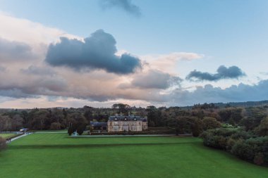Kerry İrlanda insansız hava aracının Muckross evi ve bahçe halkası. Yüksek kalite fotoğraf
