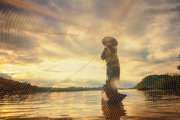 Fischer Fischen Goldenen Morgenlicht — Stockfoto