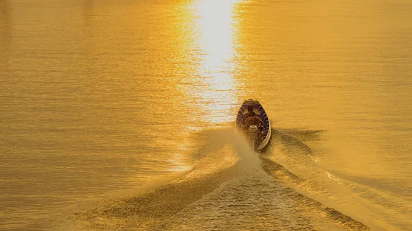 Fiskebåtar Morgonen Med Mjukt Solljus — Stockfoto
