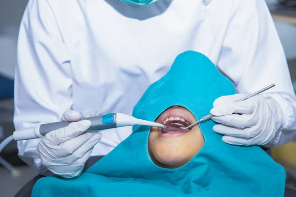 Tandheelkundige Kliniek Tandarts Voor Tandheelkundig Onderzoek Voor Patiënten — Stockfoto