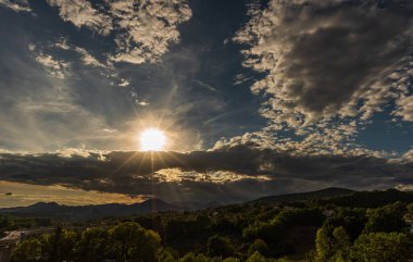 Molise, Adriyatik Denizi kıyısında uzanan bir İtalyan dağlık bölgesidir. Apennine Dağları 'ndaki Abruzzo Milli Parkı' nın zengin bir kısmını kapsıyor..