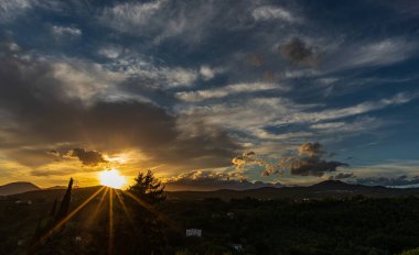 Molise, Adriyatik Denizi 'ne bakan bir İtalyan bölgesidir. Abruzzo Ulusal Parkı 'nın zengin vahşi yaşam ve patikaları olan Appennine dağ sırasındaki bir bölümünü içerir..