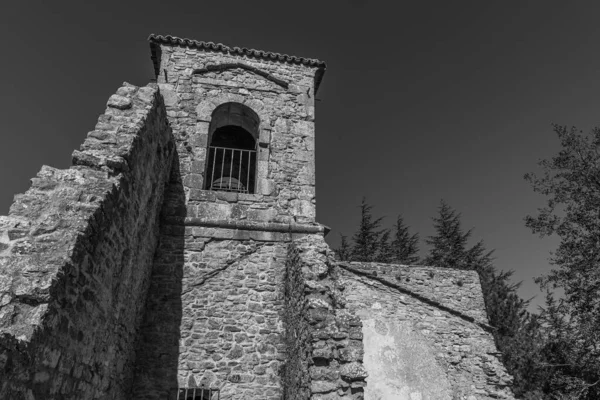 Igreja Antiga Localizada Colina Que Remonta Século Que Hoje Especialmente — Fotografia de Stock