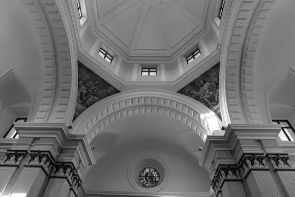 Castiglione di Carovilli, Isernia, Molise. San Nicola di Bari kilisesi.