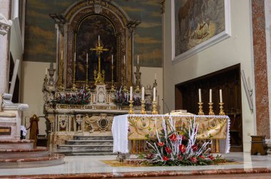 Isernia, Molise. Havari Aziz Petrus Katedrali, Isernia şehrinin en önemli Katolik binasıdır..