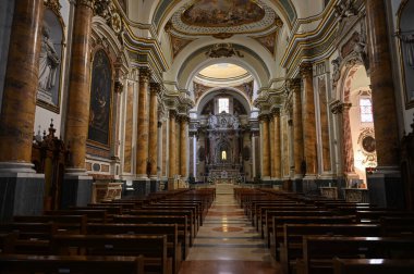 The Cathedral of the Madonna del Ponte is the main place of worship in Lanciano. In Feb. 1909, Pope Pius X elevated it to the rank of minor basilica, and in 1940 it was declared a National Monument