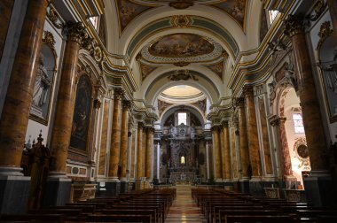 The Cathedral of the Madonna del Ponte is the main place of worship in Lanciano. In Feb. 1909, Pope Pius X elevated it to the rank of minor basilica, and in 1940 it was declared a National Monument