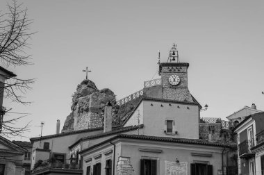 Roccasicura (La Rocca in Molise) is an Italian town of 484 inhabitants in the province of Isernia in Molise