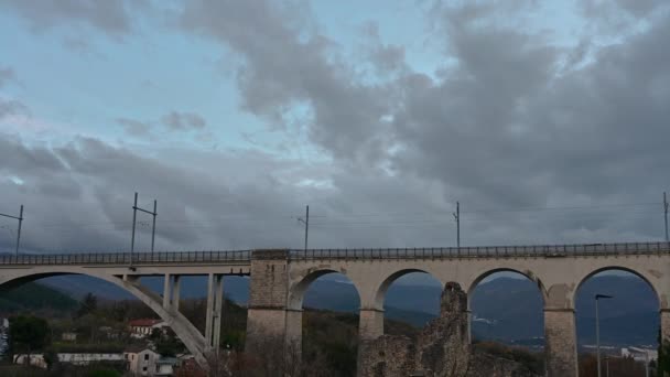 Изерния Молизе Италия Железнодорожный Мост Санто Спирито Вид — стоковое видео