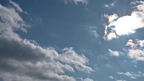 Σύννεφα Στον Ουρανό Υπέροχο Θέαμα Ενός Ουρανού Γεμάτου Σύννεφα Βάθος — Αρχείο Βίντεο