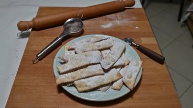 The origin of Chiacchiere dates back to ancient Rome, where they were called 