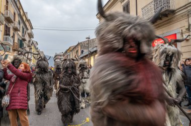 In Molise and in numerous geographical areas of Europe, festivals and rituals survive that see the masks of the man - faun as protagonists, disguises mainly linked to the carnival period.