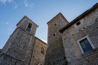 Kilise köyün merkezinde yer almaktadır ve 14. yüzyıla dayanmaktadır. 1780 'de restore edildi ve Nicola d' Alena anısına San Nicola di Bari 'ye ithaf edildi..