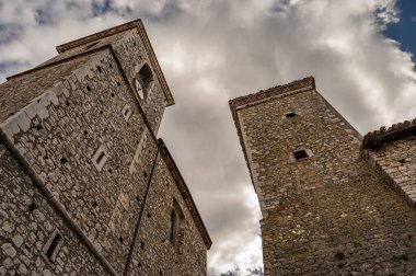 Kilise köyün merkezinde yer almaktadır ve 14. yüzyıla dayanmaktadır. 1780 'de restore edildi ve Nicola d' Alena anısına San Nicola di Bari 'ye ithaf edildi..