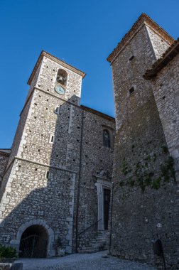 Kilise köyün merkezinde yer almaktadır ve 14. yüzyıla dayanmaktadır. 1780 'de restore edildi ve Nicola d' Alena anısına San Nicola di Bari 'ye ithaf edildi..