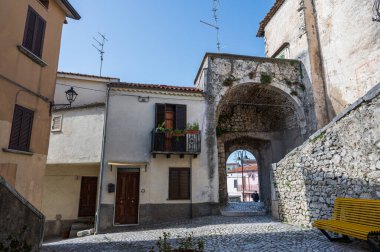 Macchia d 'Isernia, İtalya' nın Molise eyaletinde yer alan bir şehirdir. En önemli anıtlar baronluk kalesi D 'Alena ve San Nicola di Bari Kilisesi' dir..