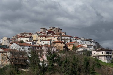 Macchia d 'Isernia, İtalya' nın Molise eyaletinde yer alan bir şehirdir. En önemli anıtlar baronluk kalesi D 'Alena ve San Nicola di Bari Kilisesi' dir..