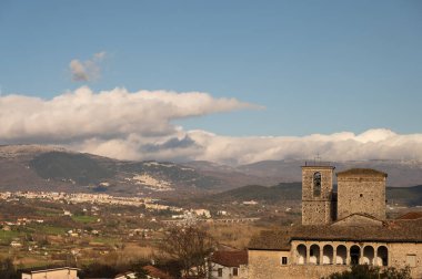 Macchia d 'Isernia, İtalya' nın Molise eyaletinde yer alan bir şehirdir. En önemli anıtlar baronluk kalesi D 'Alena ve San Nicola di Bari Kilisesi' dir..