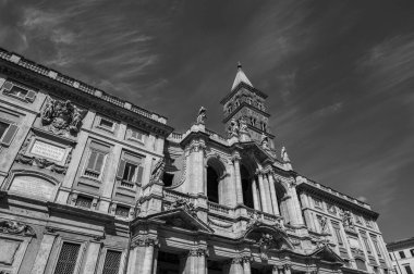 Santa Maria Maggiore Papalık Bazilikası, Roma 'nın dört papalık bazilikasından biridir, Cispio' nun tepesinde, Rione Monti ile Esquilino arasında yer alır..