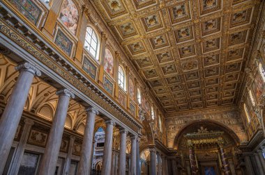 Santa Maria Maggiore Papalık Bazilikası, Roma 'nın dört papalık bazilikasından biridir, Cispio' nun tepesinde, Rione Monti ile Esquilino arasında yer alır..