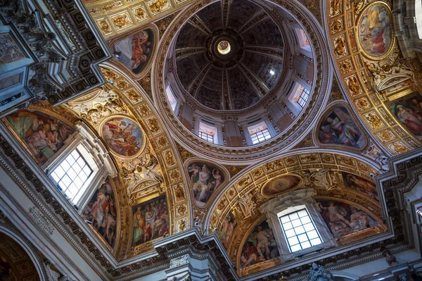 サンタ マリア マッジョーレ大聖堂 Santa Maria Maggiore ローマの四大聖堂の一つで シピオ山頂のエスキリーノ広場 Rione Monti — ストック写真