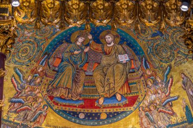 Santa Maria Maggiore Papalık Bazilikası, Roma 'nın dört papalık bazilikasından biridir, Cispio' nun tepesinde, Rione Monti ile Esquilino arasında yer alır..
