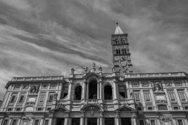 Santa Maria Maggiore Papalık Bazilikası, Roma 'nın dört papalık bazilikasından biridir, Cispio' nun tepesinde, Rione Monti ile Esquilino arasında yer alır..