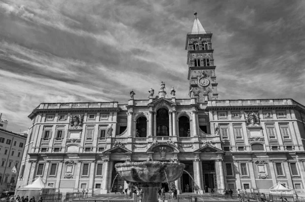 마리아 마조레 이탈리아어 Santa Maria Maggiore 바실리카중 광장의 꼭대기에 위치해 — 스톡 사진