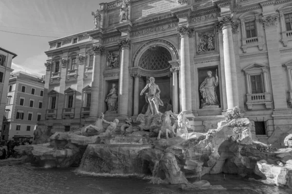 Фонтан Треви Является Крупнейшим Известных Фонтанов Рима Появившийся 1732 Году — стоковое фото