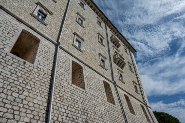 Montecassino Manastırı, Lazio 'da Montecassino' nun tepesinde yer alan bir Benedictine manastırıdır. Santa Scolastica manastırı ile birlikte İtalya 'nın en eski manastırıdır..